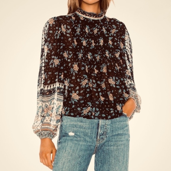 Madison d’ Amelie Tops - Dark Navy Blue and Cream Smocked Cuffed Sleeve Blouse/New W/Tags